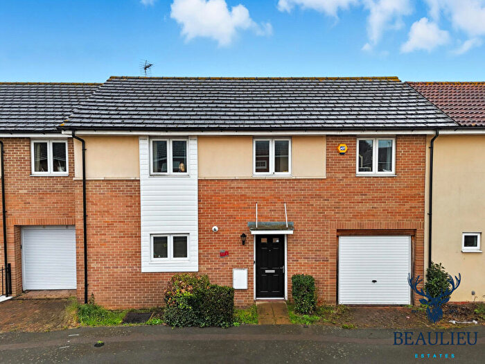 4 Bedroom Terraced House For Sale In Hobart Close, Chelmsford, CM1