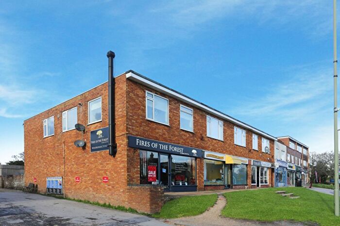 2 Bedroom Flat For Sale In Milford Road, Lymington, SO41