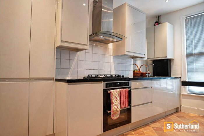 3 Bedroom Maisonette For Sale In Cathnor Road, London, W12