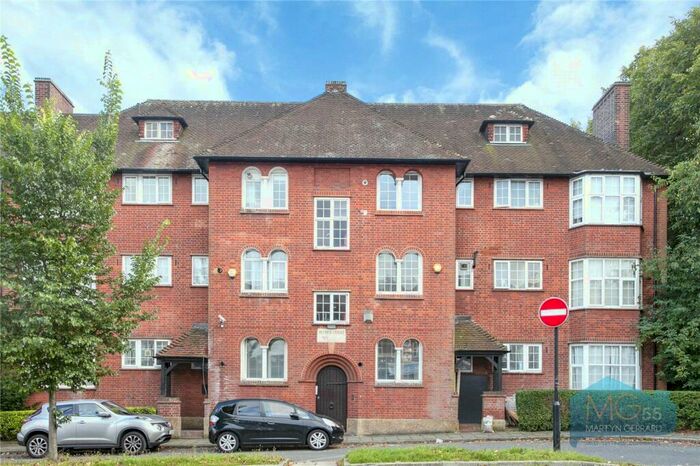 3 Bedroom Apartment To Rent In Aylmer Court, Sheldon Avenue, East Finchley, London, N2