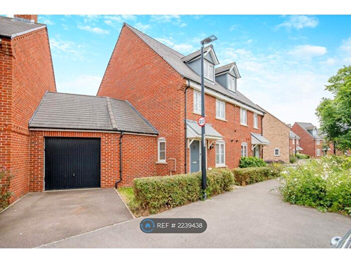 4 Bedroom Semi-Detached House To Rent In Kingfisher Road, Wixams, Bedford, MK42