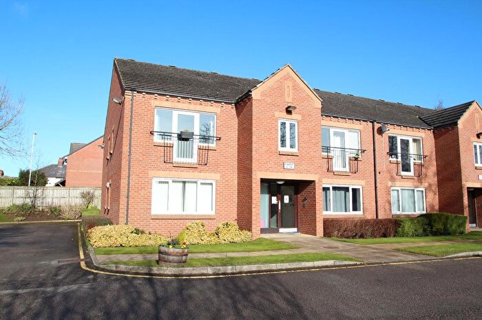 2 Bedroom Flat To Rent In Marshall Court, Yeadon, Leeds, West Yorkshire, Uk, LS19