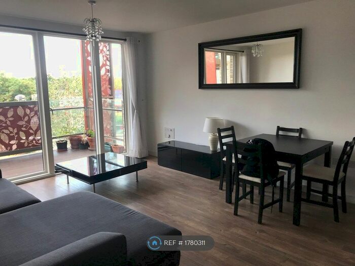 2 Bedroom Flat To Rent In Campion House, London, SE16