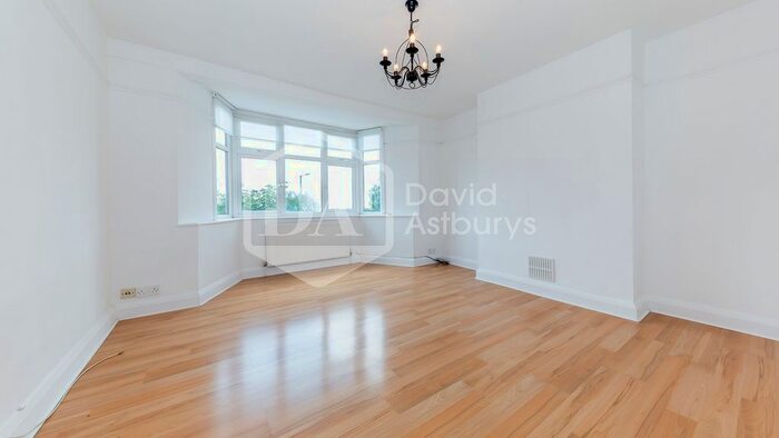 3 Bedroom Flat To Rent In Sherwood Hall, East Finchley, London, N2