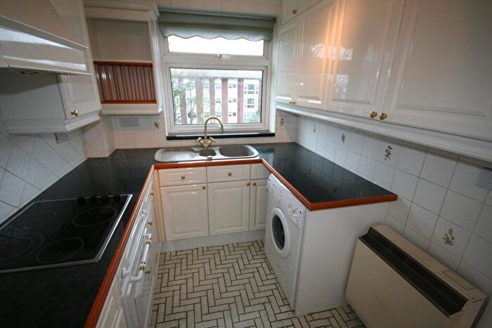 Flat To Rent In Burnt Ash Hill, SE12