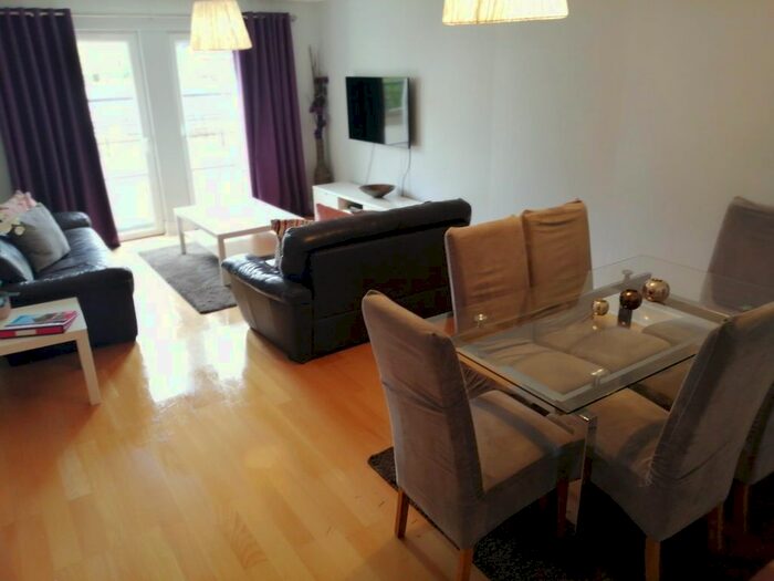 2 Bedroom Flat To Rent In Hopetoun Street, Edinburgh, EH7