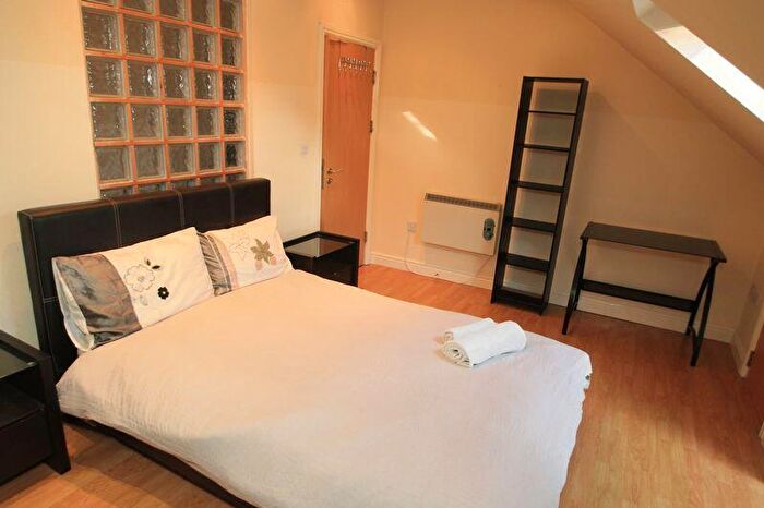 1 Bedroom Flat To Rent In Newport Road, Cardiff, CF24