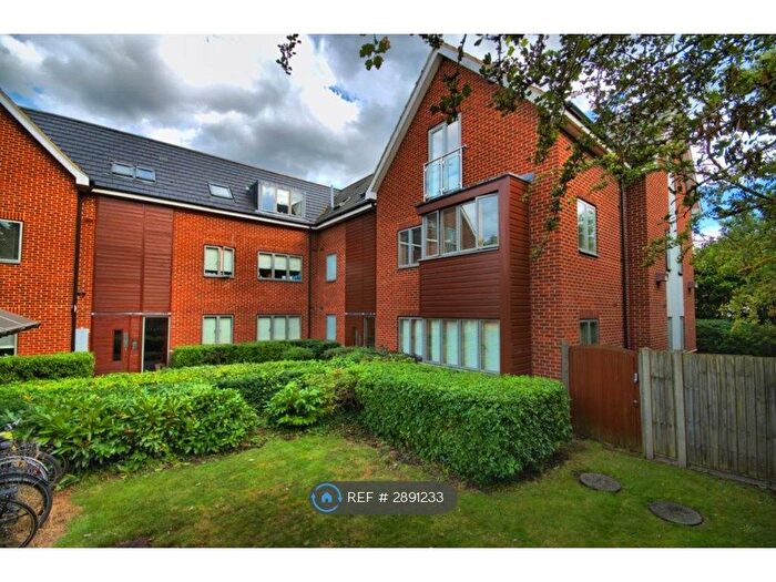 2 Bedroom Flat To Rent In Newmarket Road, Cambridge, CB5