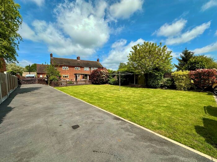 3 Bedroom Semi-Detached House For Sale In Church Road, West Hanningfield, Chelmsford, CM2