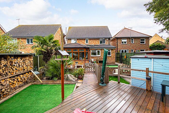 4 Bedroom Detached House For Sale In Spindle Beams, Rochford, SS4