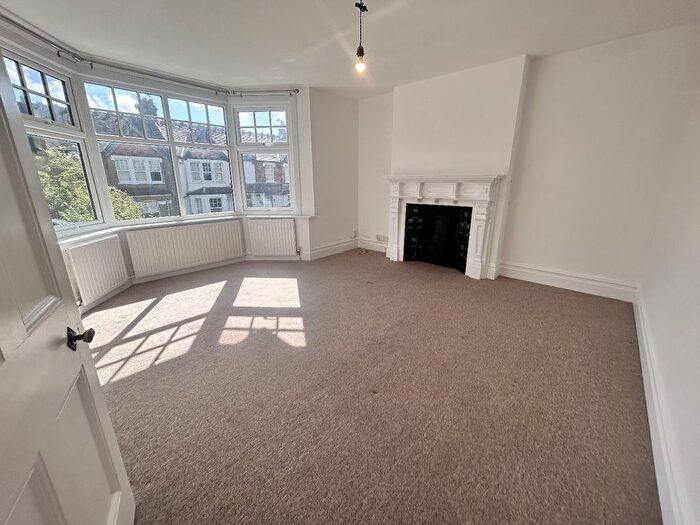 4 Bedroom Flat To Rent In Stanhope Avenue, London, N3