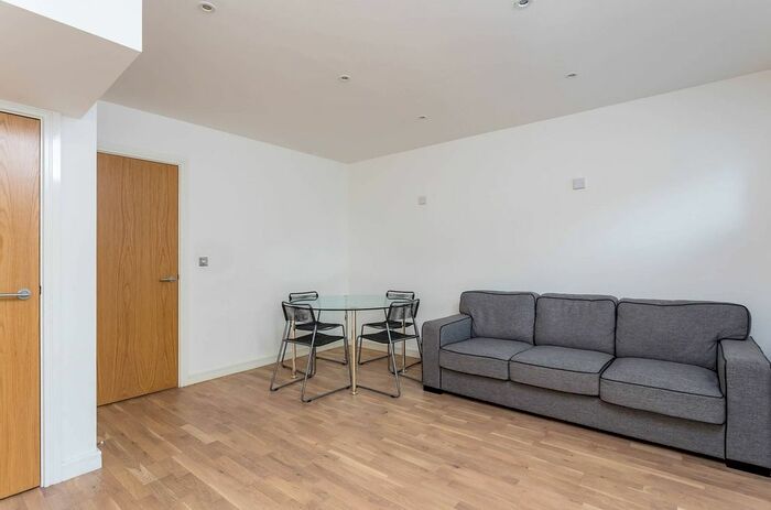 4 Bedroom Flat To Rent In Caldwell Close, Woolwich, London, SE18