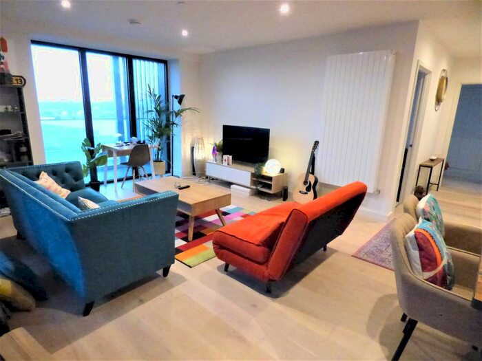2 Bedroom Flat To Rent In Marco Polo Tower, Bonnet Street, London, E16