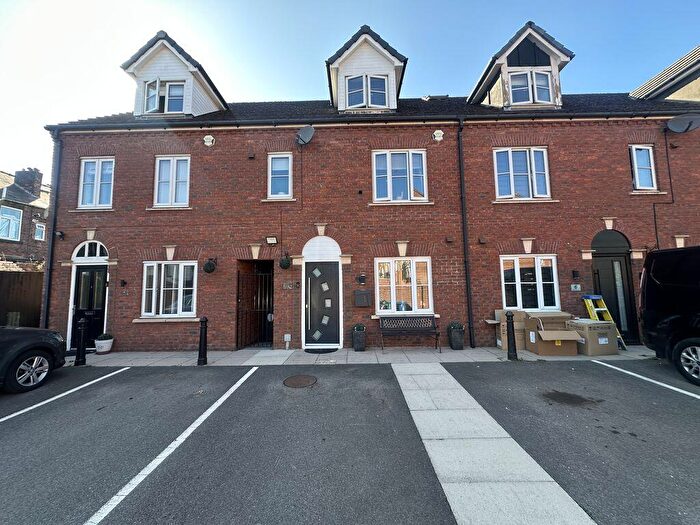 4 Bedroom Town House For Sale In Atlas Fold, Bury, BL8