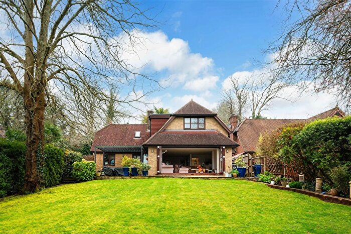 4 Bedroom Detached House For Sale In Woodfield Hill, Chipstead, CR5