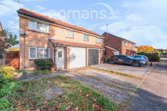 3 Bedroom Semi-Detached House To Rent In Wispington Close, Lower Earley, Reading, RG6