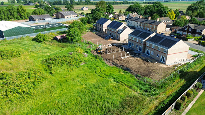 3 Bedroom Semi-Detached House For Sale In Oilmills Road, Ramsey Mereside, PE26