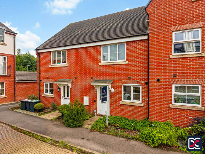 3 Bedroom Terraced House For Sale In Tyne Way, Rushden, NN10