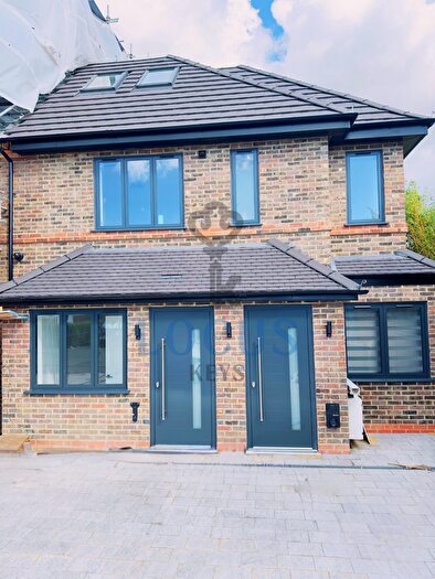 3 Bedroom Semi-Detached House To Rent In Norman Way, Acton, London, W3