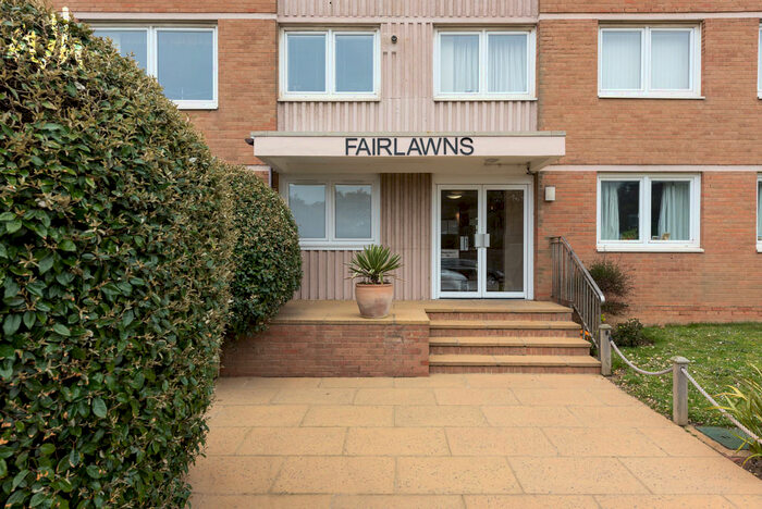 2 Bedroom Flat To Rent In Kingsway, Hove, BN3