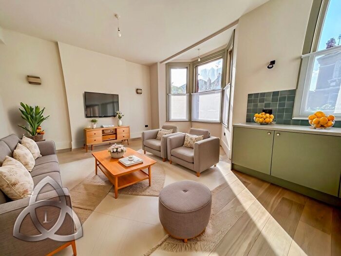 1 Bedroom Flat To Rent In Ebbsfleet Road, NW2