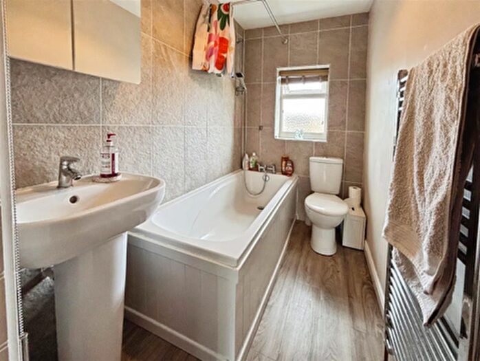 3 Bedroom Terraced House For Sale In Victoria Road, Keighley, BD21