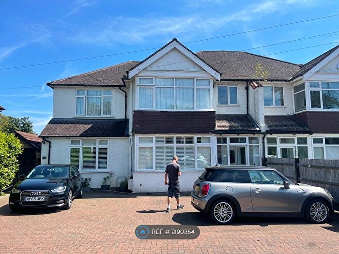 4 Bedroom Flat To Rent In Woodcote Grove Road, Coulsdon, CR5