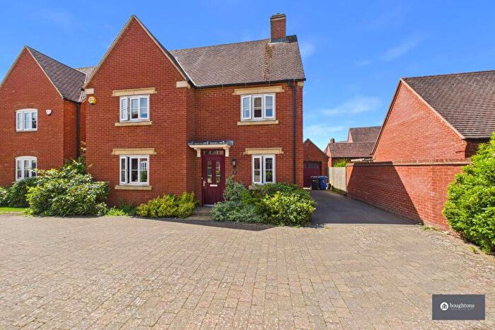 4 Bedroom Detached House For Sale In Juliet Drive, Brackley, NN13