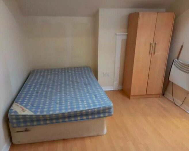 1 Bedroom Studio To Rent In Quinney Crescent, Manchester M16