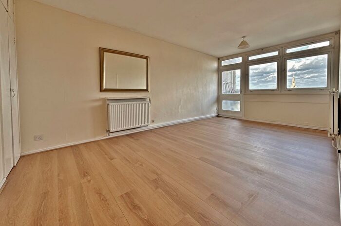 3 Bedroom Flat To Rent In Falkirk House, Maida Vale, W9