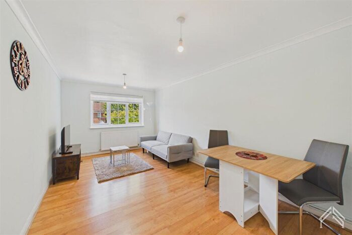 1 Bedroom Apartment To Rent In Eagle Drive, London, NW9