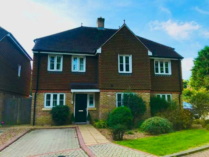 2 Bedroom House To Rent In Horley, RH6