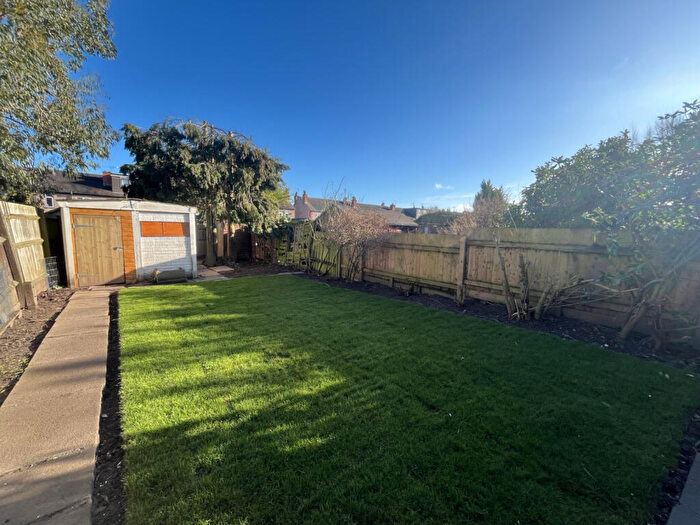 3 Bedroom End Of Terrace House To Rent In Crosbie Road, Chapelfields, Coventry, CV5