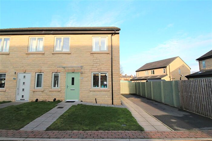 3 Bedroom Semi Detached House For Sale In Delf Hill Close, Low Moor, Bradford, BD12