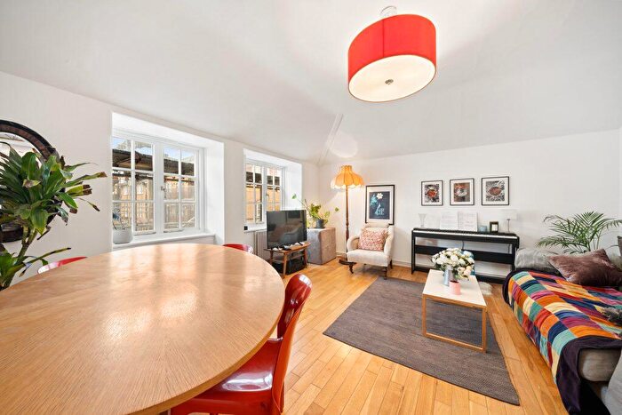 2 Bedroom Flat To Rent In Bourne Estate, Clerkenwell, EC1N