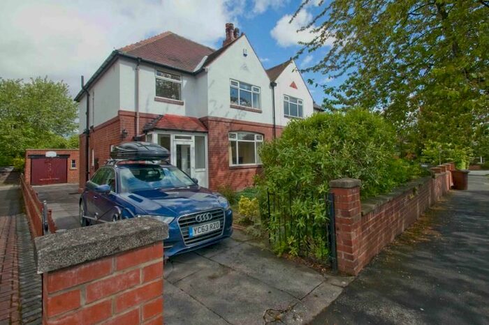 3 Bedroom Semi-Detached House To Rent In Becketts Park Drive, Headingley, Leeds, LS6