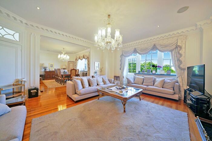 5 Bedroom Flat To Rent In Abbey Lodge, Park Road, NW8