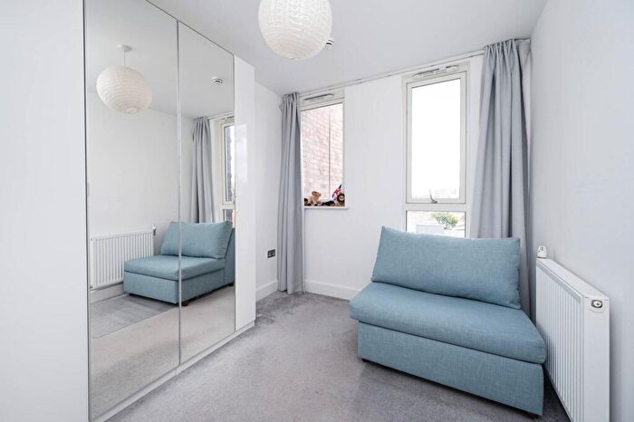 2 Bedroom Flat For Sale In Ada Lewis Court, Underwood Road, Brick Lane, London, E1