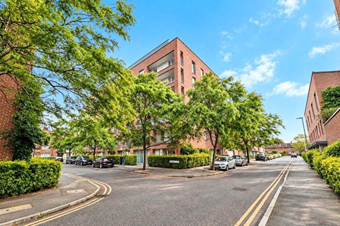 2 Bedroom Flat For Sale In Hammersley Road, London, London, E16