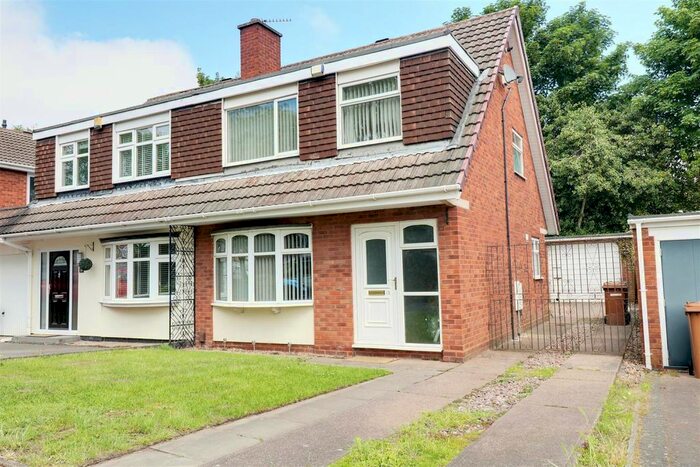 3 Bedroom Semi-Detached House To Rent In Kewstoke Road, New Invention, Willenhall, WV12