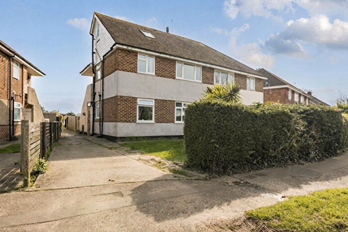 3 Bedroom Apartment For Sale In Orchard Way, Bognor Regis, PO22