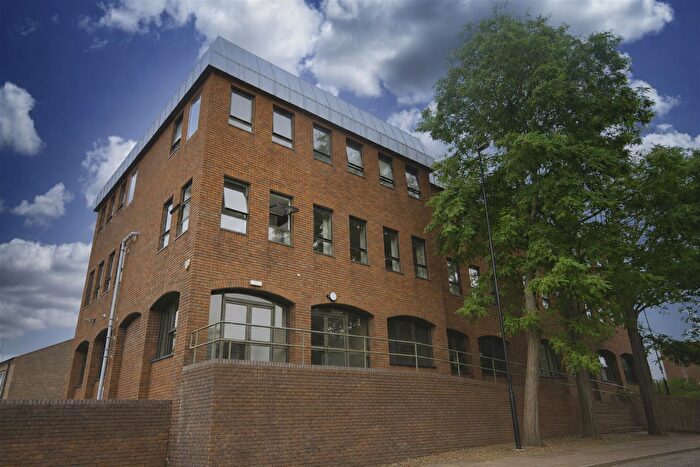 1 Bedroom Flat To Rent In A Sheep Street, Town Centre, NN1