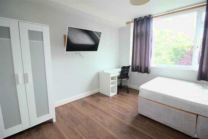 6 Bedroom Semi-Detached House To Rent In *£pppw Excl Bills** Welby Avenue, Lenton, -, NG7