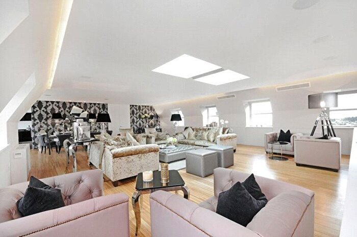 3 Bedroom Penthouse To Rent In Allsop Place, Regents Park, NW1