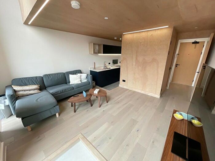 2 Bedroom Apartment To Rent In Sky Gardens, Manchester, M15