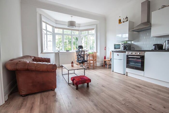 1 Bedroom Flat To Rent In Rosemont Road, Finchley Road, NW3