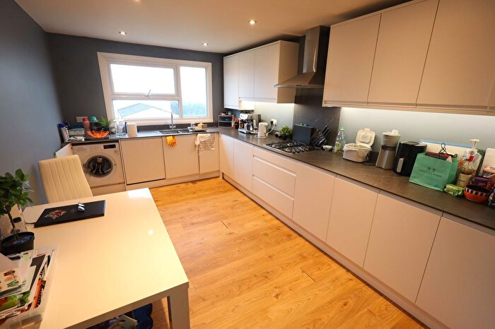 3 Bedroom Flat To Rent In Church Street, Hemel Hempstead, HP2