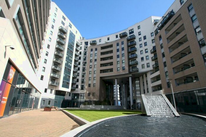 1 Bedroom Flat To Rent In Gateway East, Marsh Lane, Leeds, West Yorkshire, LS9