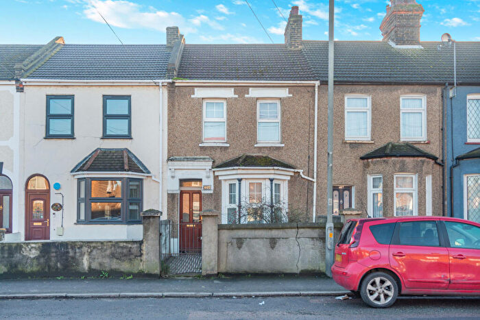 3 Bedroom Terraced House For Sale In London Road, Grays, RM20