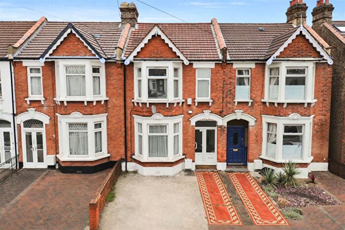 3 Bedroom House For Sale In Perth Road, Ilford, IG2